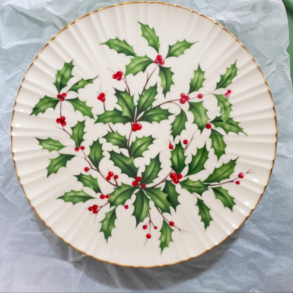 Lenox Cake/Dessert Pedestal Plate In Hollyberry Pattern